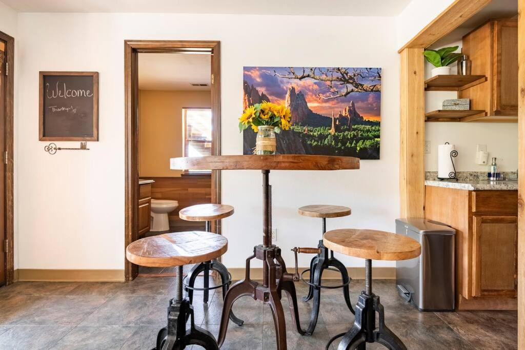 Private Hot Tub Overlooking Pikes Peak 우드랜드 파크 외부 사진